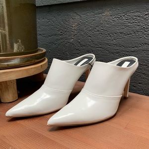 White Pointed Mule Heel